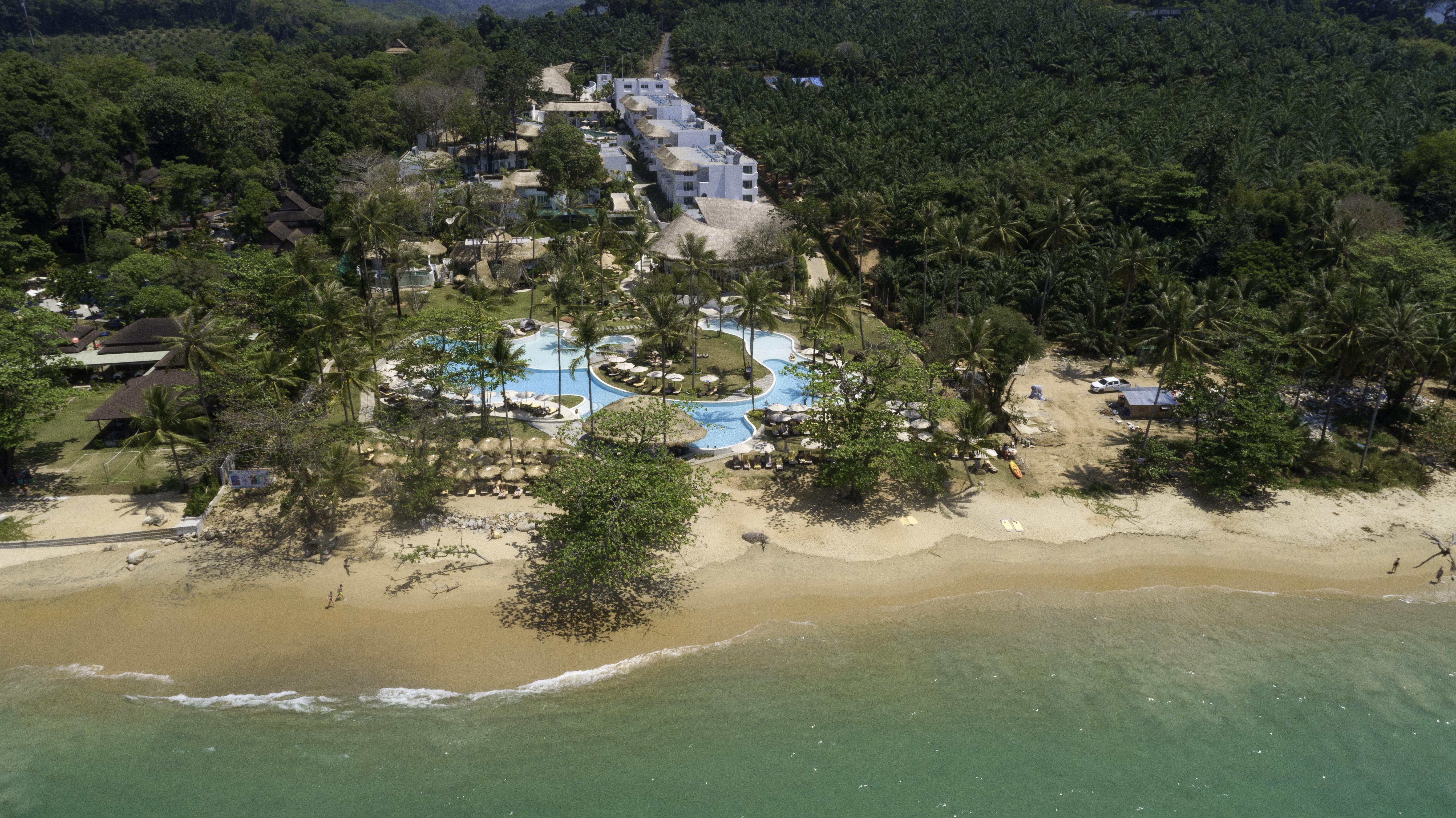 Eden Beach Khaolak Resort And Spa A Lopesan Collection Hotel - Sha Extra Plus Као Лак Екстериор снимка Aerial view of the resort